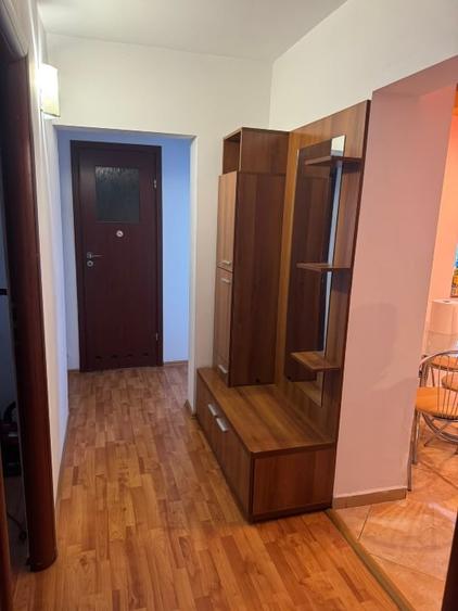 Apartament cu 3 camere decomandat, mobilat în Drumul Taberei