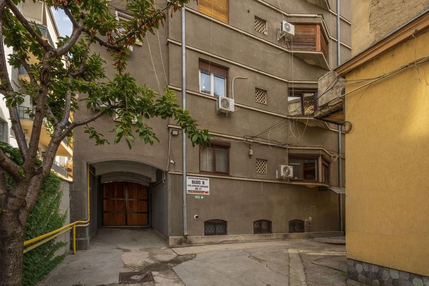 Apartament cu 2 camere semidecomandat, mobilat în Parcul Carol