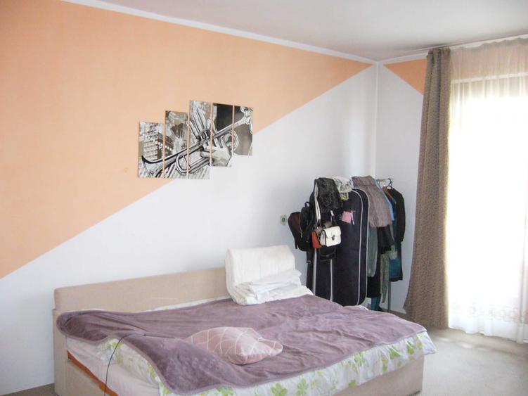 Apartament cu 2 camere decomandat în Cornișa