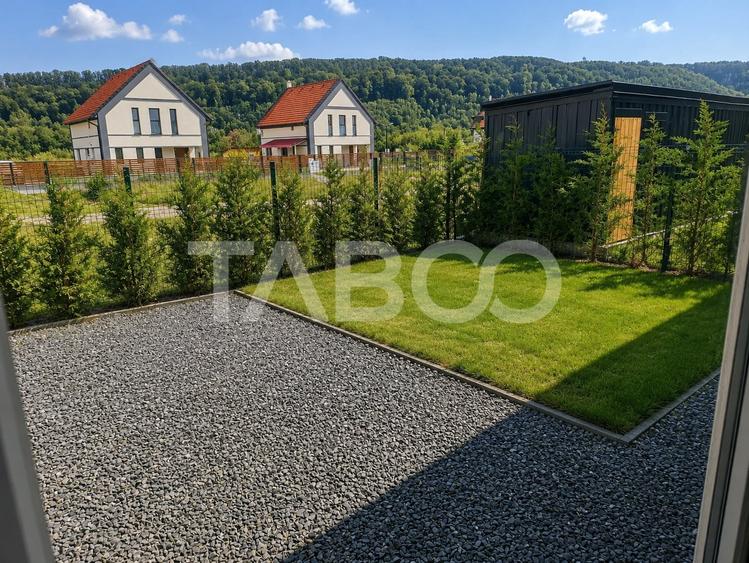 Duplex cu 3 camere cu Canalizare în Tălmaciu