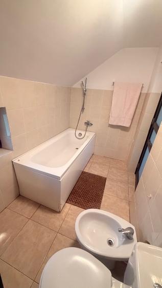 Casă individuală cu 5 camere cu Canalizare în Gura Caliței