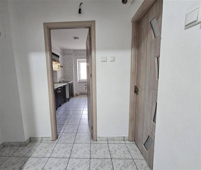 Apartament cu 3 camere decomandat, mobilat în Păcurari