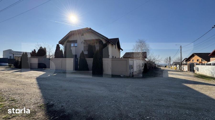 Casă cu 4 camere cu Teren 588 Mp în Cârcea