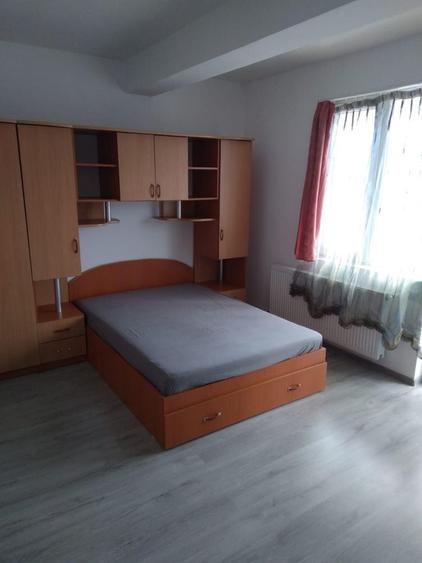 Garsonieră decomandată în Apărătorii Patriei
