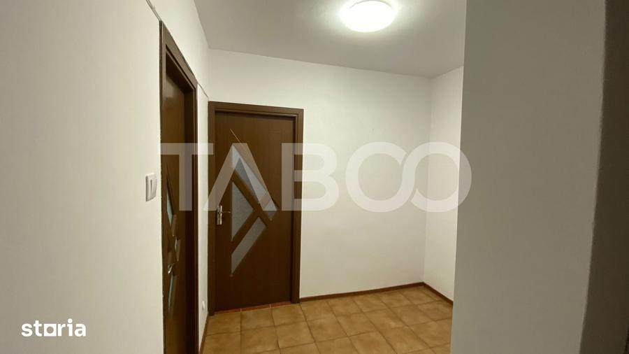 Apartament cu 2 camere decomandat în Valea Aurie