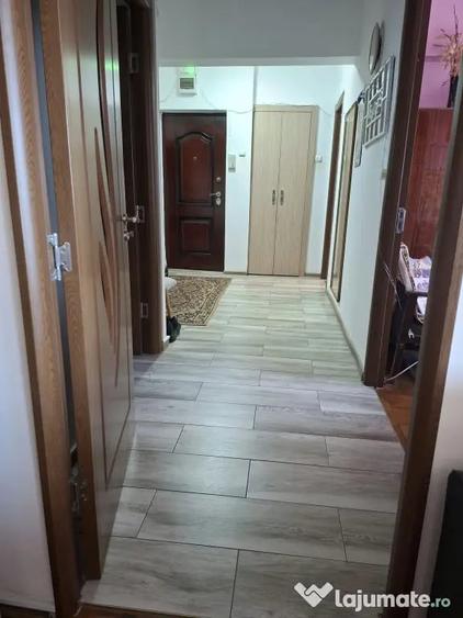 Apartament cu 3 camere semidecomandat în Ultracentral