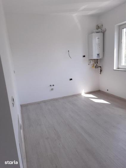 Casă cu 4 camere decomandat cu Teren 250 Mp în Burdujeni