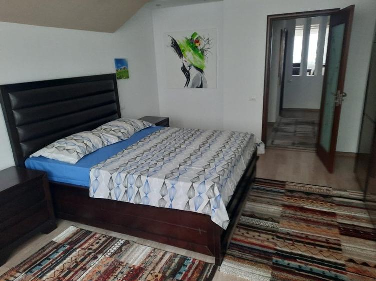 Apartament cu 3 camere decomandat în Peninsula