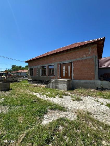 Doua case la rosu de vanzare | Nires nr. 344, comuna Mica | La doar 10 - 3