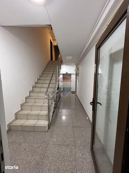 Apartament cu 6 camere în Sisești