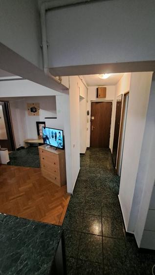 Apartament cu 2 camere semidecomandat, mobilat în Bucur Obor