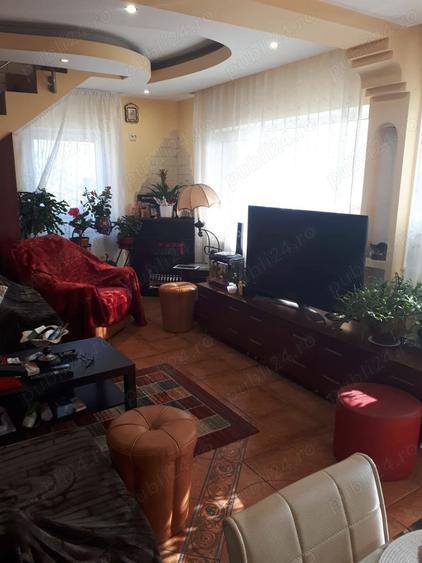 Casă cu 4 camere în Roman