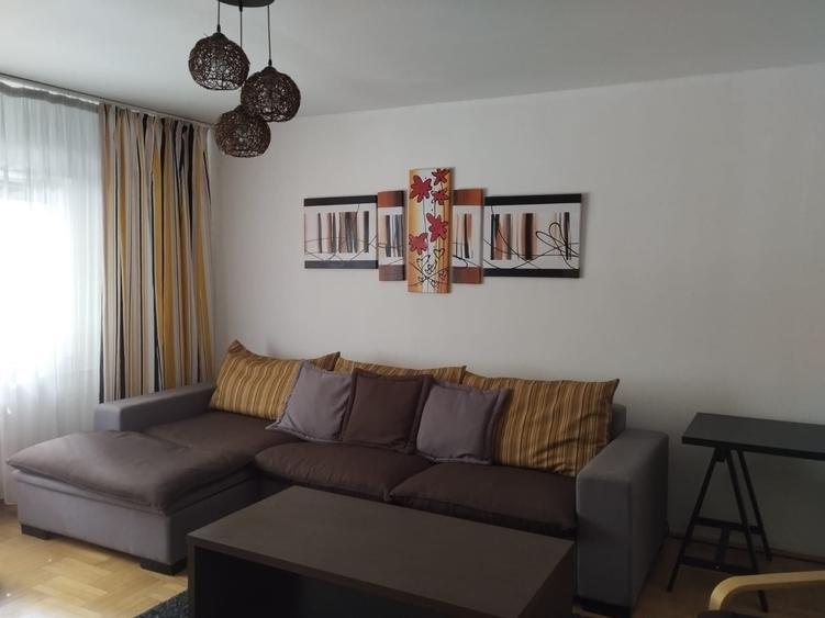 Apartament cu 2 camere decomandat în Eroii Revoluției