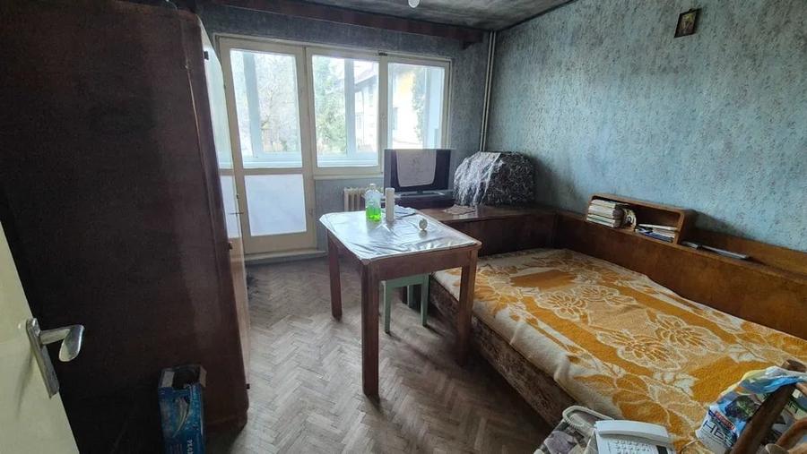 Apartament cu 3 camere semidecomandat în Astra