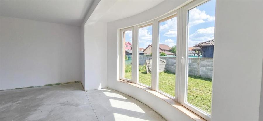 Casă cu 5 camere cu Teren 500 Mp în Nojorid