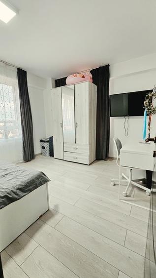 Apartament cu 3 camere decomandat în Nicolina