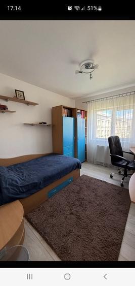 Apartament cu 3 camere decomandat în Central