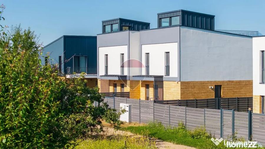 Casă cu 4 camere cu Teren 538 Mp în IAR
