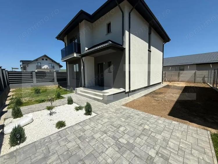 Casă cu 7 camere cu Teren 329 Mp în Central