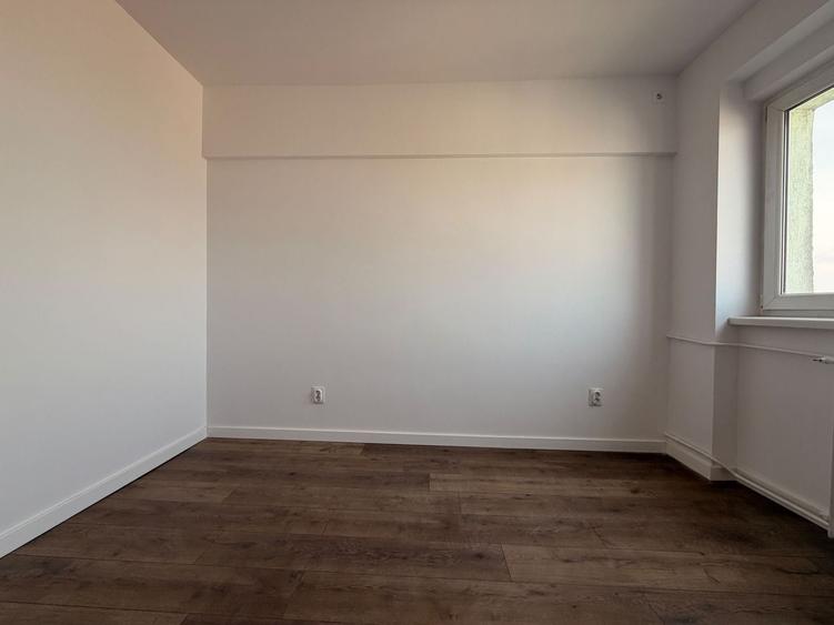 Apartament cu 3 camere decomandat în Titulescu