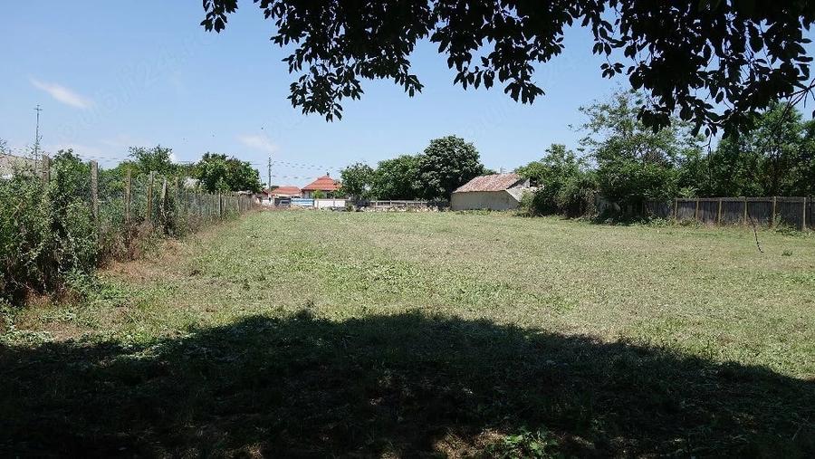 Teren de 2310 mp, în Jurilovca