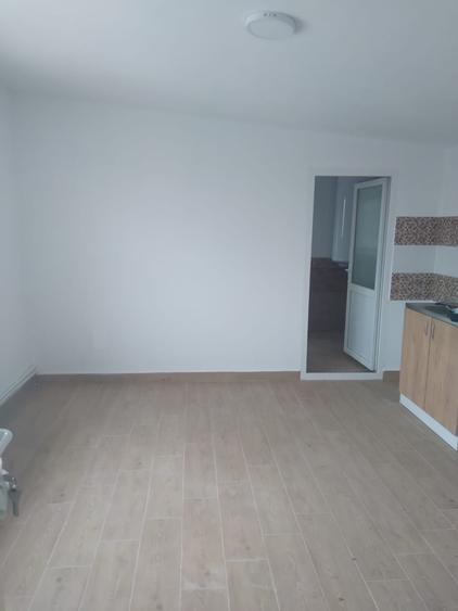 Spațiu comercial, de 200 mp, în Valea