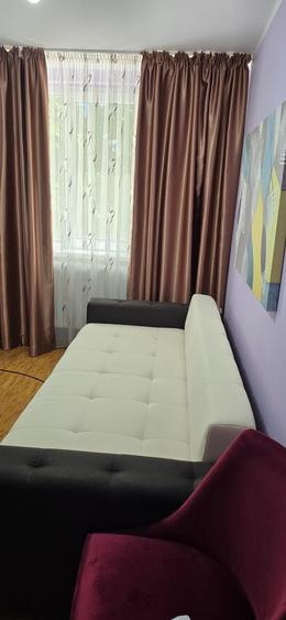Apartament cu 3 camere semidecomandat în Galați