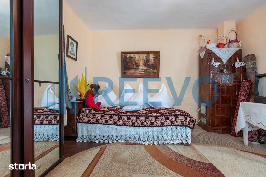 Casă cu 5 camere cu Teren 3365 Mp în Corbasca