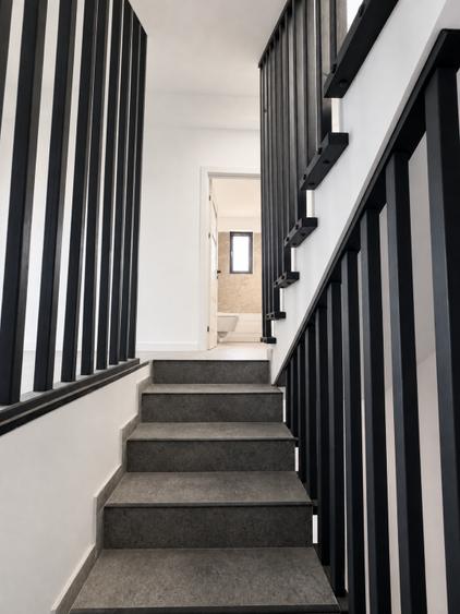 Duplex cu 5 camere cu Teren 350 Mp în Săftica