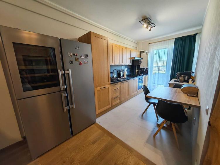 Apartament cu 3 camere decomandat în Florești
