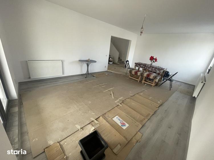 Casă cu 4 camere în Cornetu