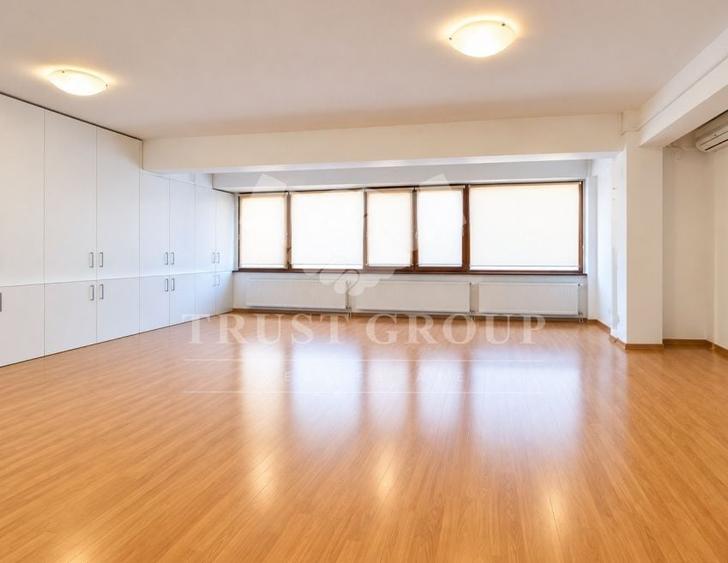 Apartament cu 3 camere decomandat în Cișmigiu