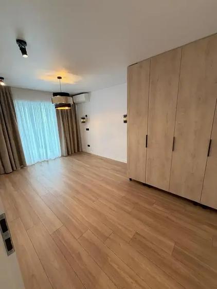 Penthouse cu 3 camere decomandat, mobilat în Berceni