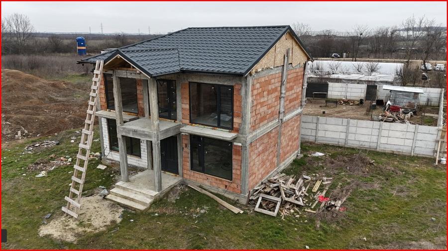 Casă individuală cu 5 camere cu Canalizare în Ștefăneștii de Jos