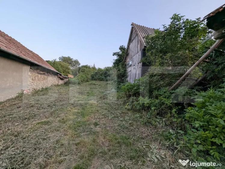 Casă cu 2 camere cu Teren 2111 Mp în Săndulești