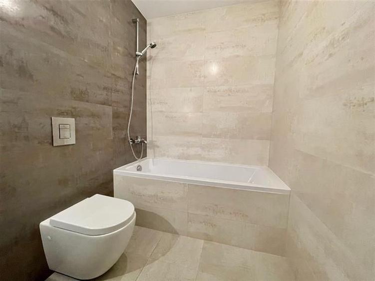 Apartament cu 3 camere semidecomandat, mobilat în Herăstrău