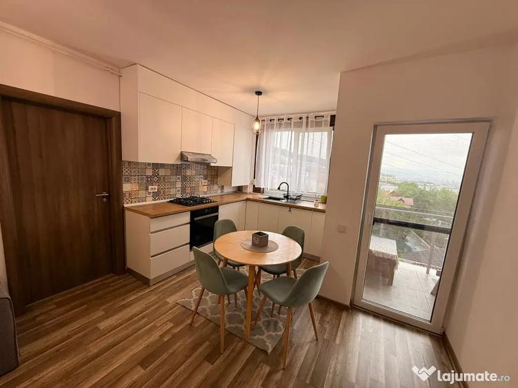 Apartament 2 camere semidecomandat zona Razoare - 1