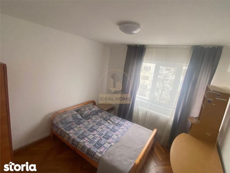 Apartament cu 3 camere semidecomandat în Central