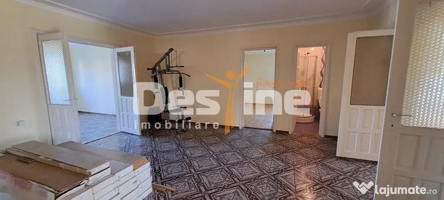 Casă cu 14 camere cu Teren 4000 Mp în Central