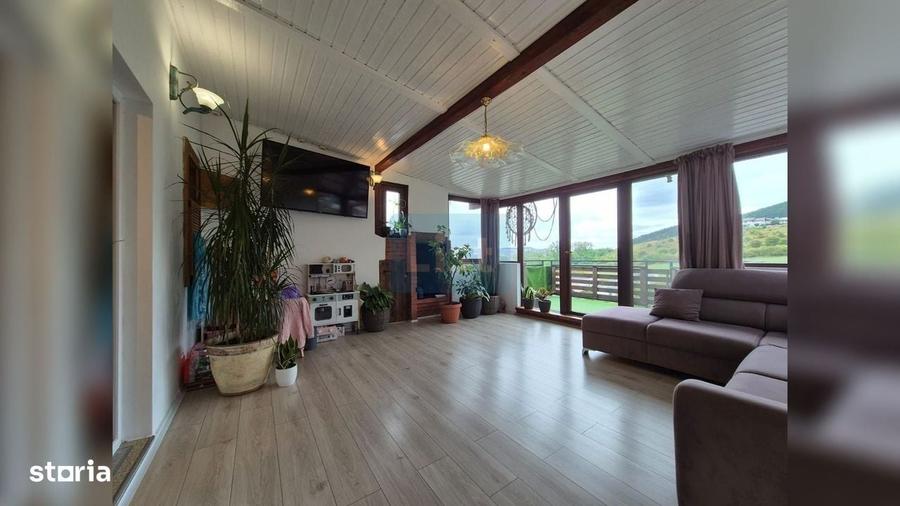 Apartament cu 3 camere, mobilat în Florești