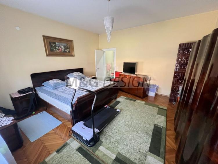 Casă individuală cu 6 camere cu Canalizare în Dorobanților