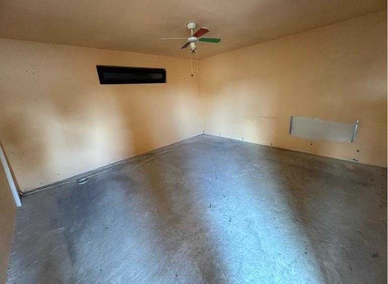 Casă individuală cu 5 camere cu Garaj în B-dul București