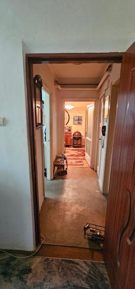 Apartament cu 3 camere semidecomandat în Gara de Nord