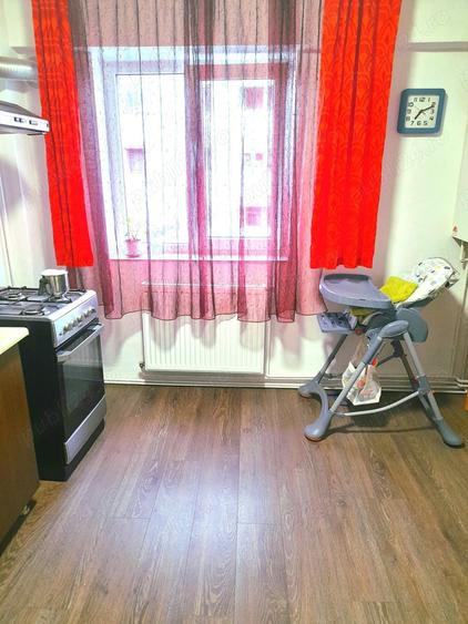 Apartament cu 2 camere semidecomandat în Turnișor