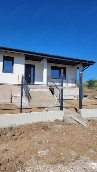 Casă cu 2 camere cu Teren 650 Mp în Chicerea
