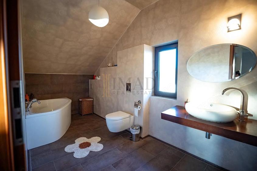 Casă cu Teren 1700 Mp în Central
