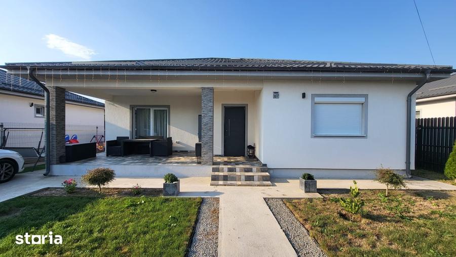 Casă cu 3 camere cu Teren 400 Mp în Săbăreni