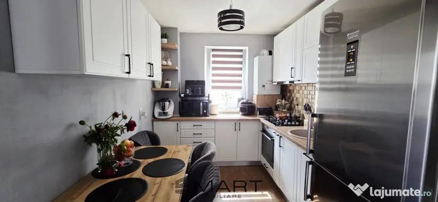 Apartament cu 3 camere decomandat în Turnișor