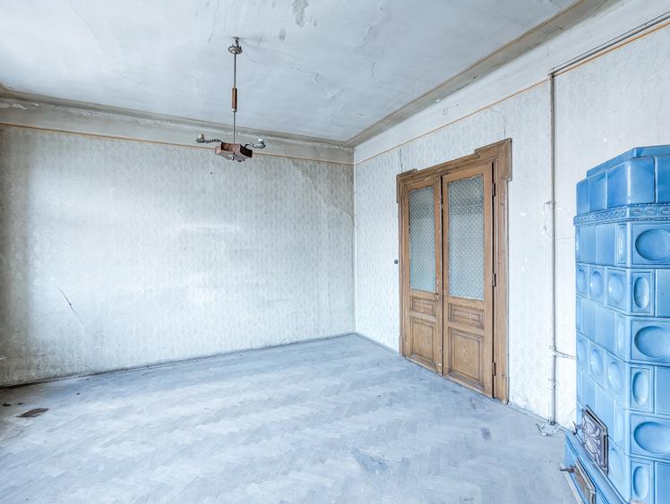 Casă individuală cu 10 camere cu Teren 284 Mp în Centrul Istoric