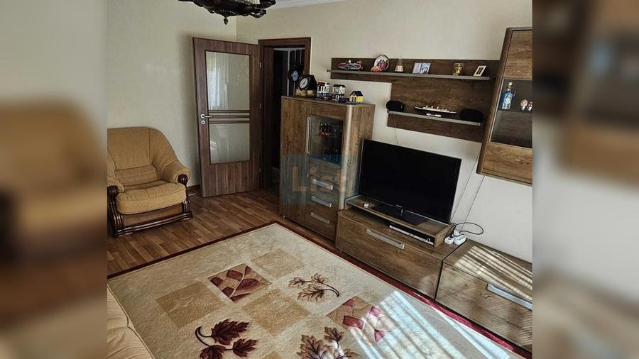 Apartament cu 4 camere decomandat în Ghencea